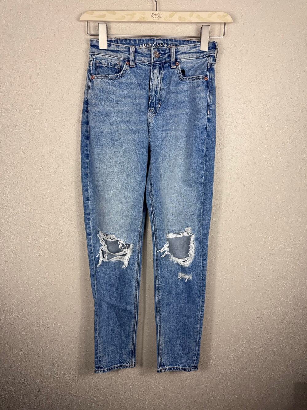 American Eagle Strigid Mom Jeans Light Distressed Womens Size 00